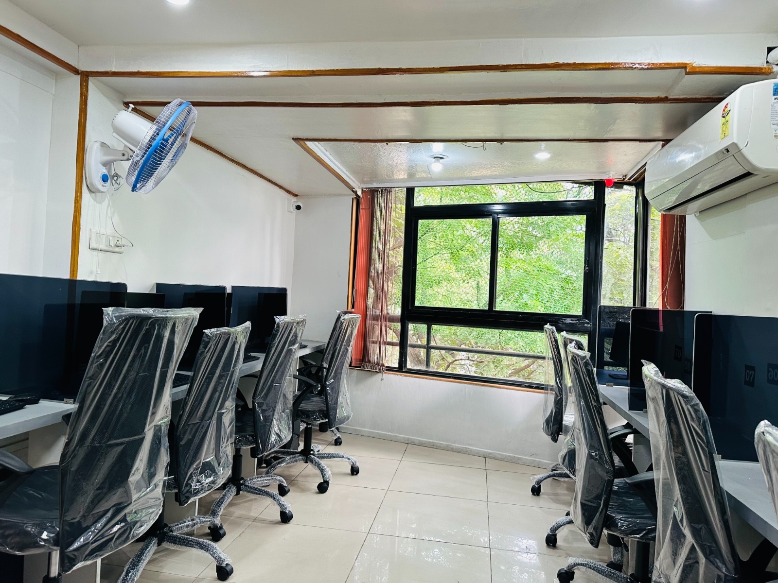 Ready-to-Move Corporate Office Space | Shivaji Nagar-Pune | Flexible Coworking Plans